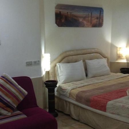 Jasmin Guest House Pattaya Ngoại thất bức ảnh