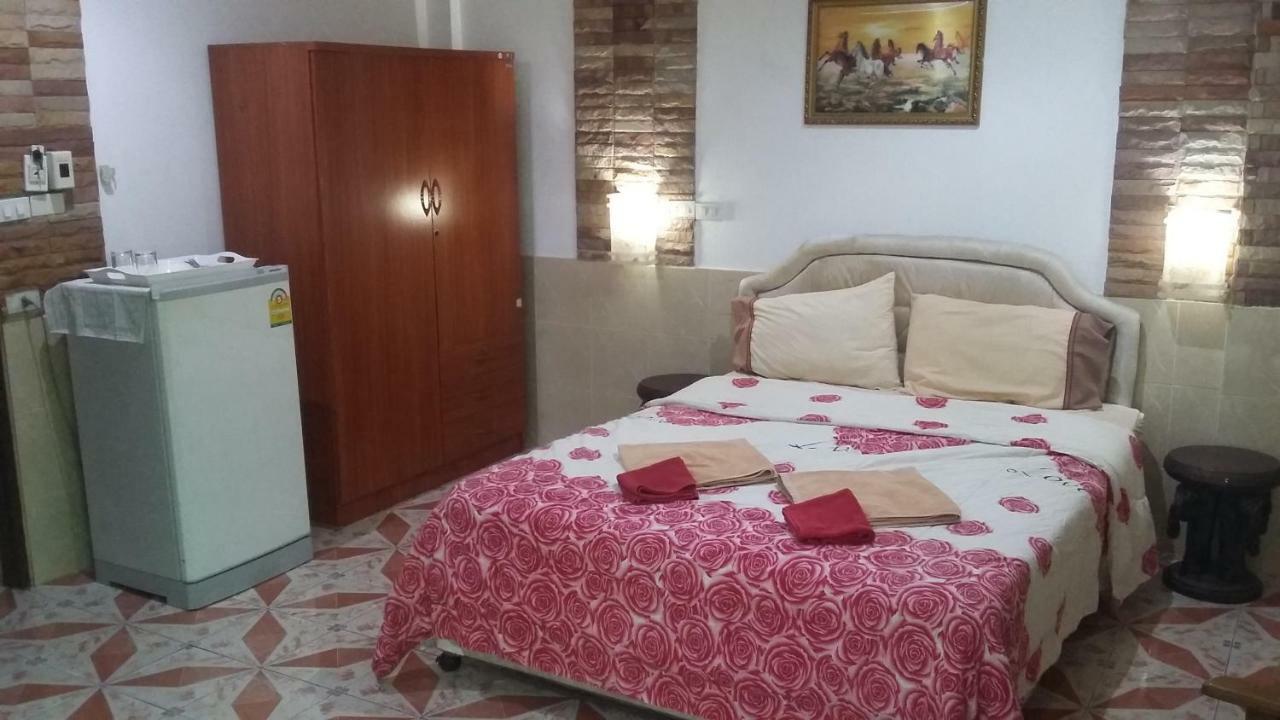 Jasmin Guest House Pattaya Ngoại thất bức ảnh